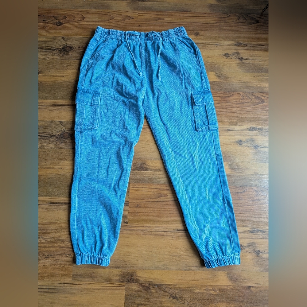 H.M. Silver Niddle Light Blue Jogger Pants